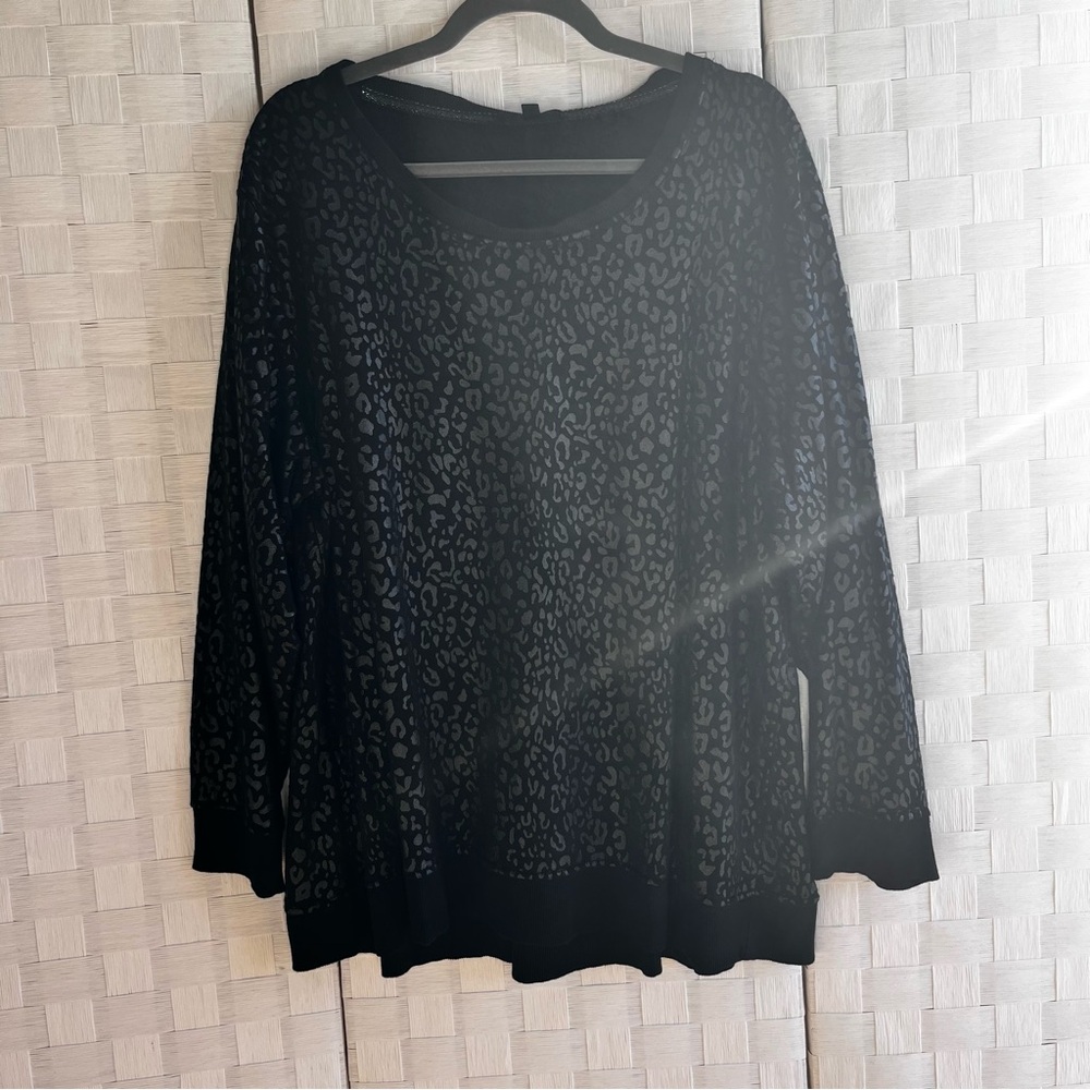 Women’s 2X Black leopard print top